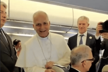 😂 Leone XIV è DIRETTO: “Il Papa tifa per tutte le squadre, Prevost per il Real“