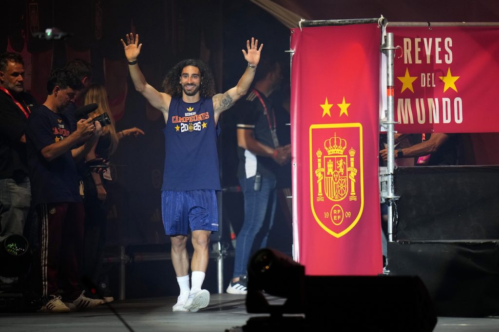 📸 Cucurella l’ha fatto davvero: ecco il tattoo di de la Fuente sul braccio 😂