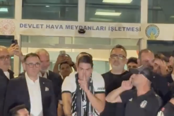🤫 Vlahovic è sbarcato a Istanbul ed è già leader! Accoglienza da STAR 🎥
