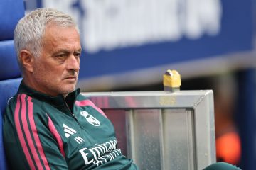 ❗ Real Madrid, Mourinho in panchina con un evidente occhio nero: il motivo
