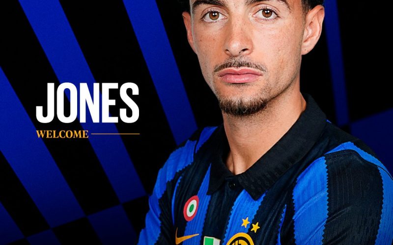 ✅ L’Inter ufficializza Curtis Jones: i nerazzurri riprendono un celebre film 🎥