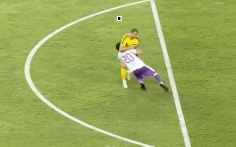 🎥 CR7, che combini?! Tuffo e gomitata, gara HORROR: l’Al Nassr perde 4-0 😱