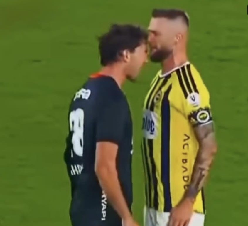 💥 STORIE TESE Vlahovic-Skriniar: RISSA e testa a testa in Fenerbahce-Besiktas!