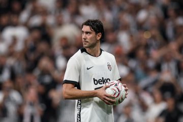 🎥 Vlahovic manda in delirio il Besiktas: TRIPLETTA ed esultanza pazza coi tifosi