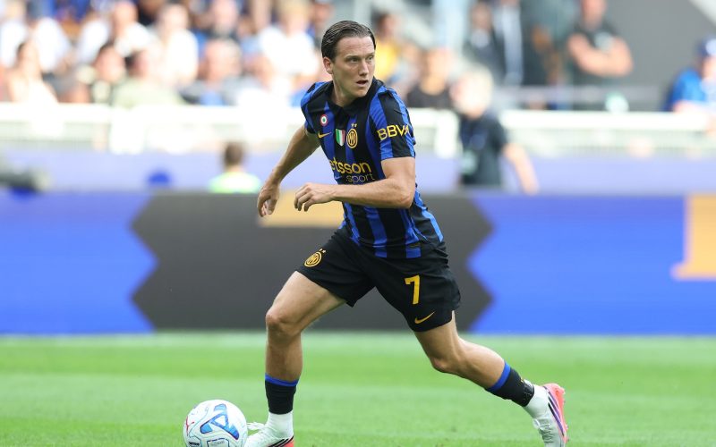 🤣 Gaffe e risate a DAZN! Ferrara a Zielinski: “Sbaglio o sei ancora a zero gol?”. Il 🇵🇱: “Sbagli”