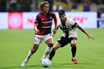 ✅ Le UFFICIALI di Cagliari-Lecce: c’è Fazzini, Stulic guida l’attacco dei suoi. La scelta su Mendy e Monteiro