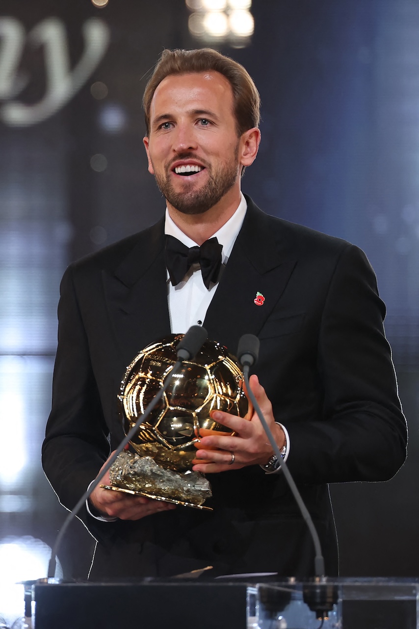🎥 Kane fa anche il cantante: il Pallone d’Oro intona Wonderwall ai microfoni 😂