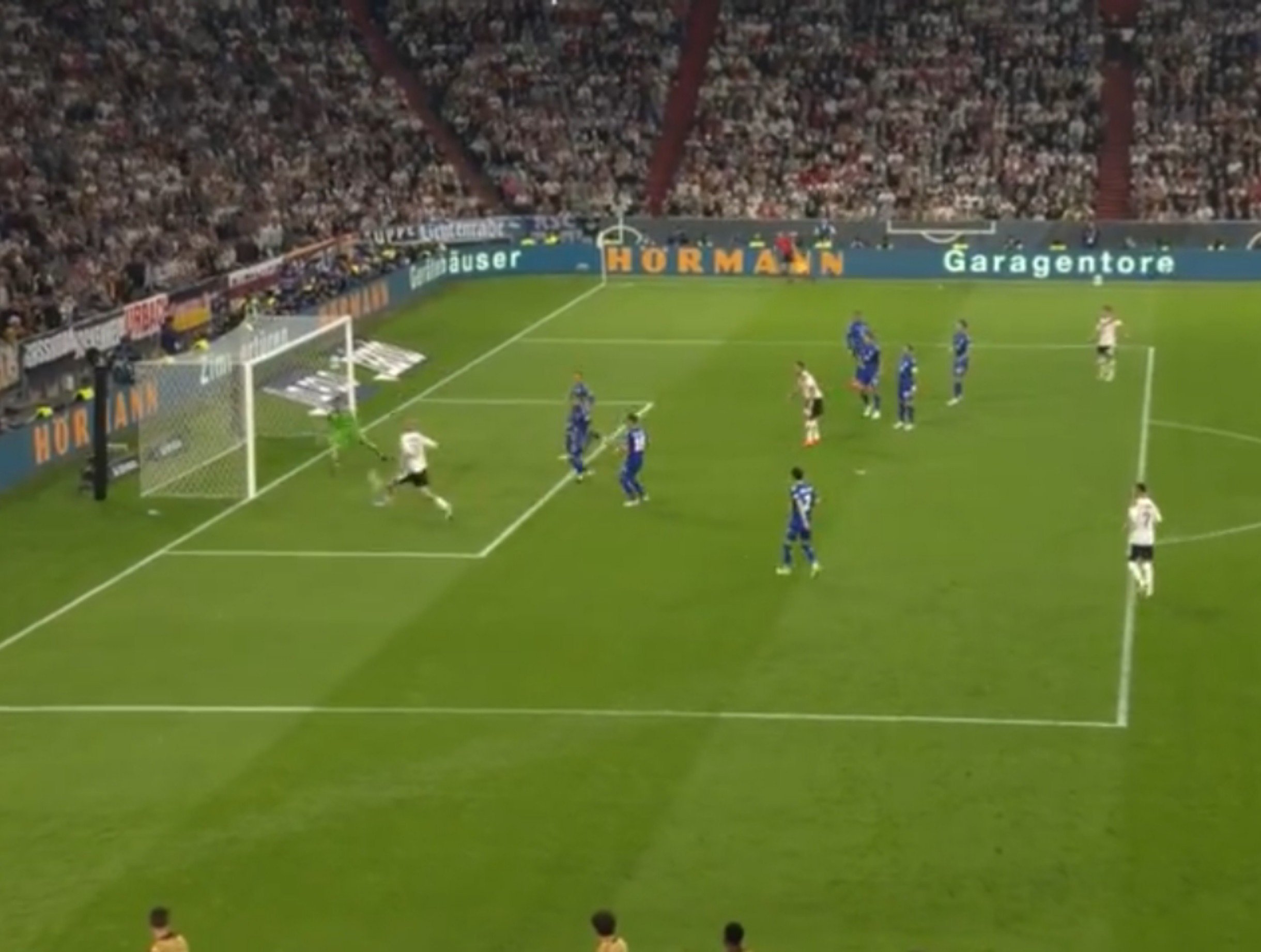 😱 Woltemade, che combini?! Il gol sbagliato dall’attaccante è SURREALE 🤯