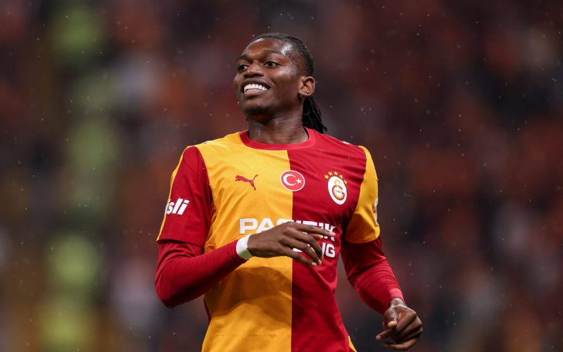 ❗ Infortunio per Rafa Leao col Galatasaray, entra nella ripresa ed esce dopo 16′. Il suo sostituto segna il gol vittoria
