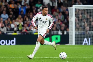 🤯 Ma che cosa si è INVENTATO Kylian Mbappé? Gol SENSAZIONALE contro il Siviglia 🎥