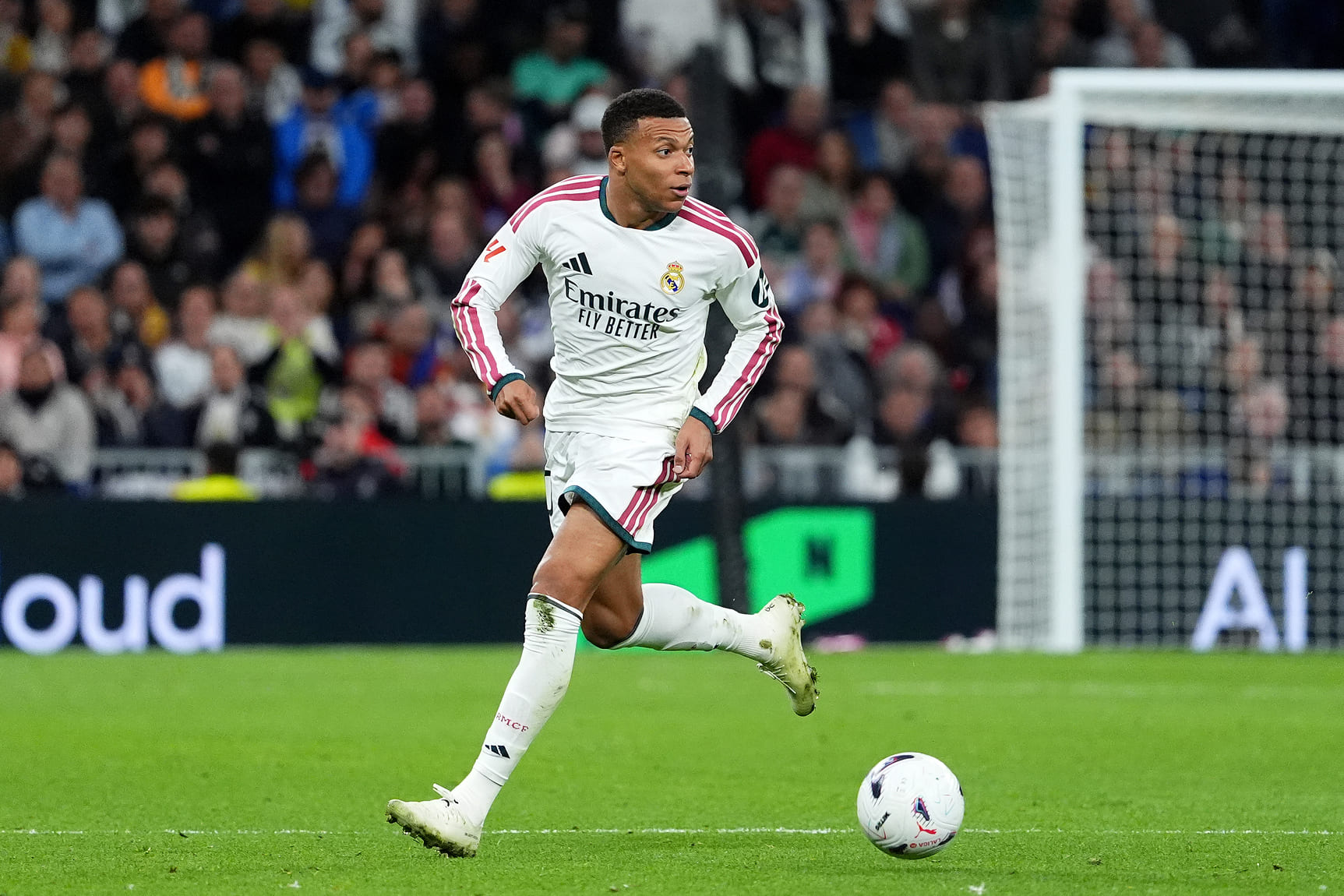 🤯 Ma che cosa si è INVENTATO Kylian Mbappé? Gol SENSAZIONALE contro il Siviglia 🎥