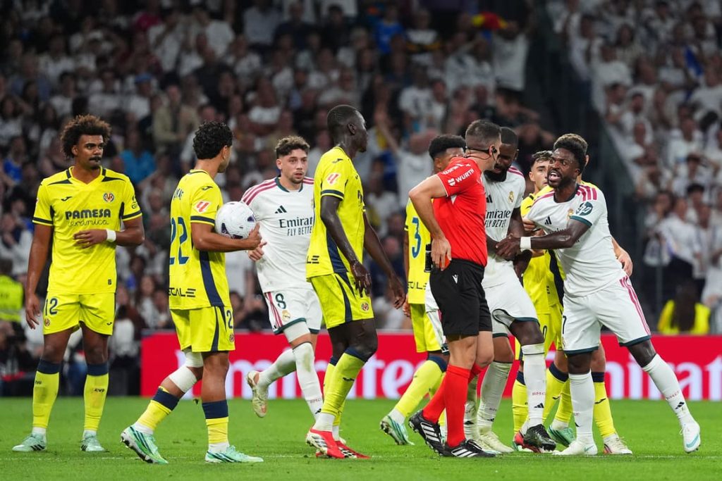 🎥 Vinicius PERDE la testa contro il Villareal: tira i capelli a Saliba e reagisce al ROSSO 🤯 Clasico a rischio