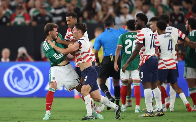 ‼️ Santi Gimenez DISASTROSO in USA-Messico: l’ex Milan si DIVORA due gol fatti 🤯 Poi RISSA con un avversario